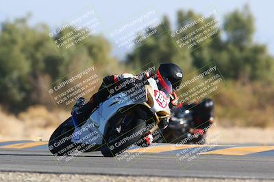 media/Jan-14-2024-SoCal Trackdays (Sun) [[2e55ec21a6]]/Turn 7 (140pm)/